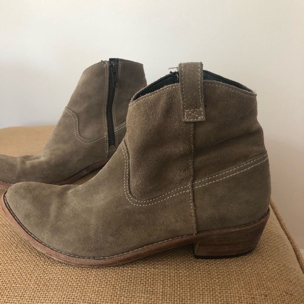 Anine Bing taupe suede boots